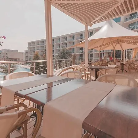 Boho With Pool And Area Apartment Burgas