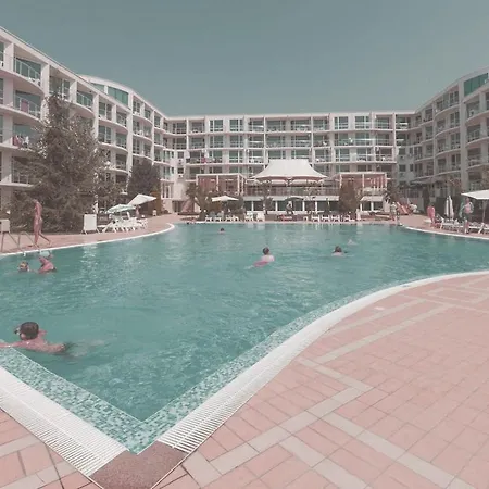Boho With Pool And Area Apartment