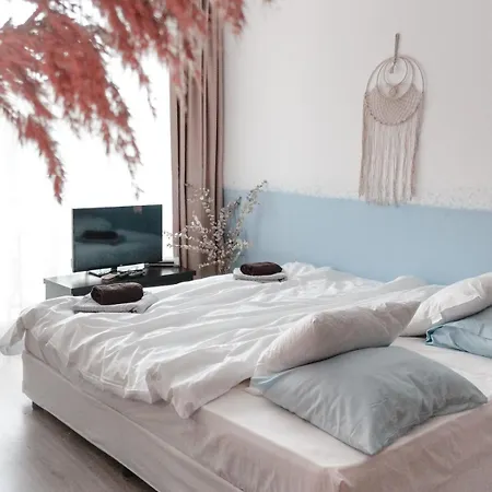 Boho With Pool And Area Apartment Burgas