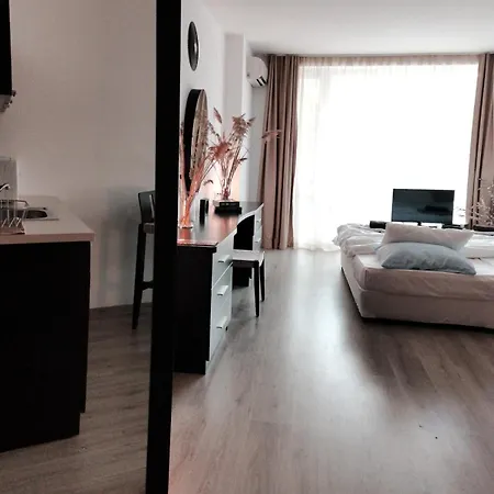 Boho 4 Pools 10min To The Апартаменты Бургас